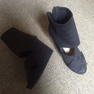 high heel sandal