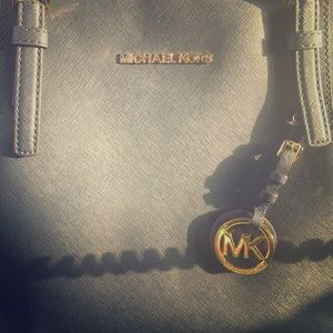 Authentic Michael Kors Jet set medium size!