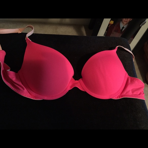 PINK 34B Bra VS