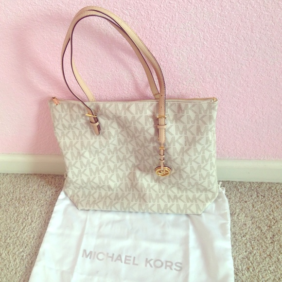 Micheal kors Vanilla jet set logo large tote!!