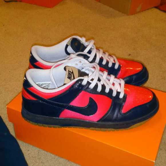 Nike Shoes - Nike lowtop Dunks