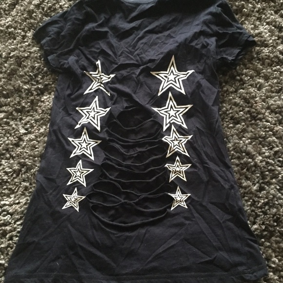 โจSOLDINBUNDLEโจ๐HP๐Young wild & free graphic top - Picture 3 of 4