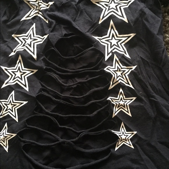 โจSOLDINBUNDLEโจ๐HP๐Young wild & free graphic top - Picture 4 of 4