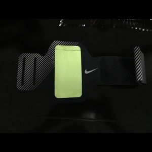 Nike running arm band
