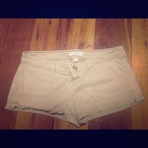 Reduced: Hollister khaki shorts size: 1