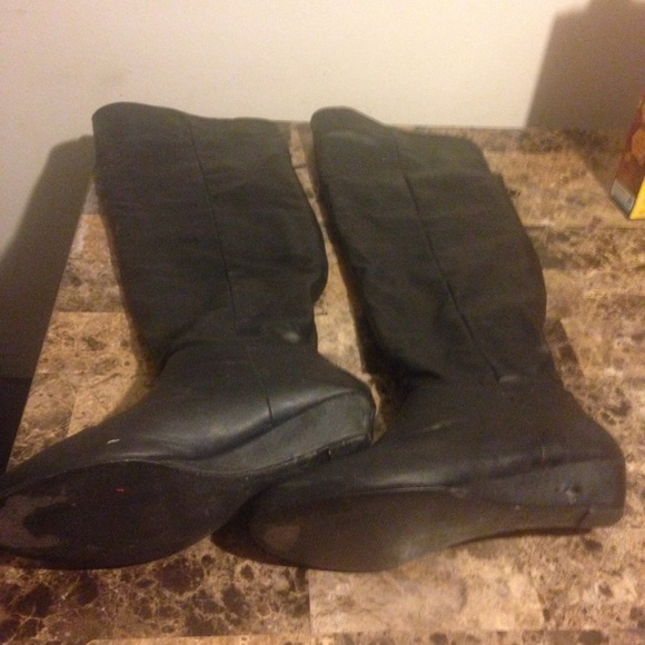 Black knee high boots with a small wedge size 10 - Picture 4 of 4