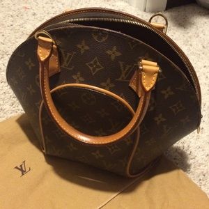 Louis Vuitton handbag slightly loved