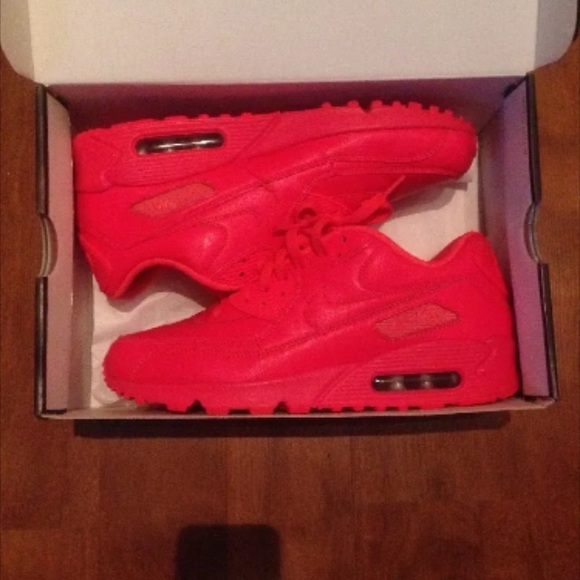 Air maxe Nike id red October infared size 10