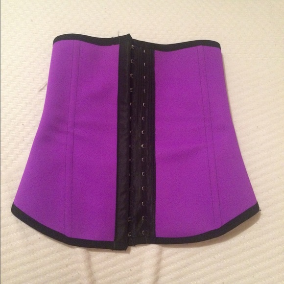 Waist shaper with steel boning