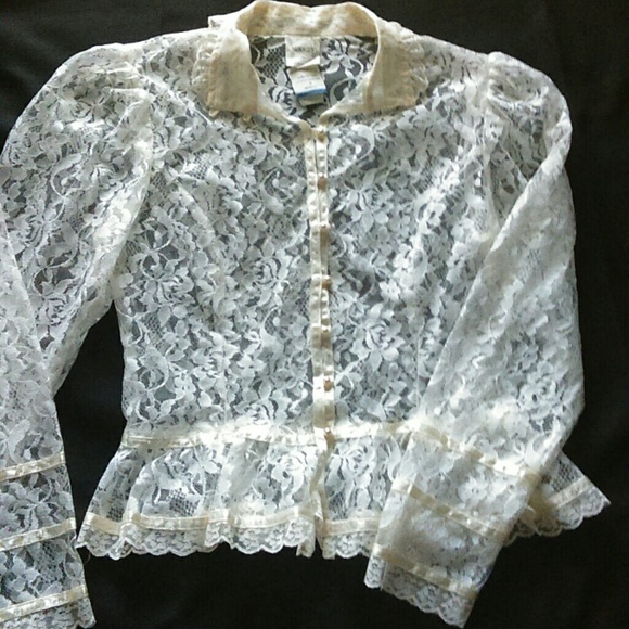 Tops - vintage Lacey button up