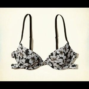 Hollister bra