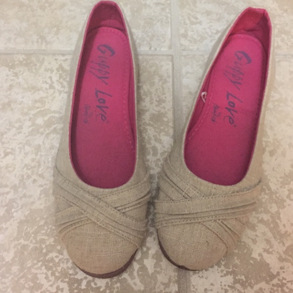 Tan flat shoes