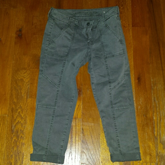 American Eagle Capris