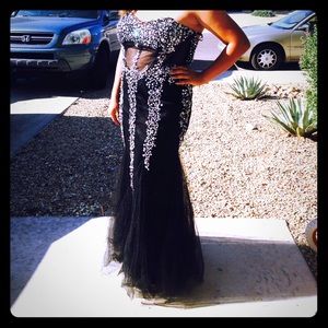 Gorgeous black dress for any occasion