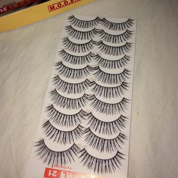 Bulk lashes