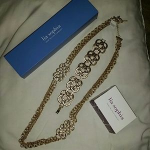 Necklace and bracelet set