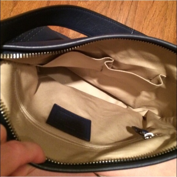 Authentic Coach - Picture 2 of 4