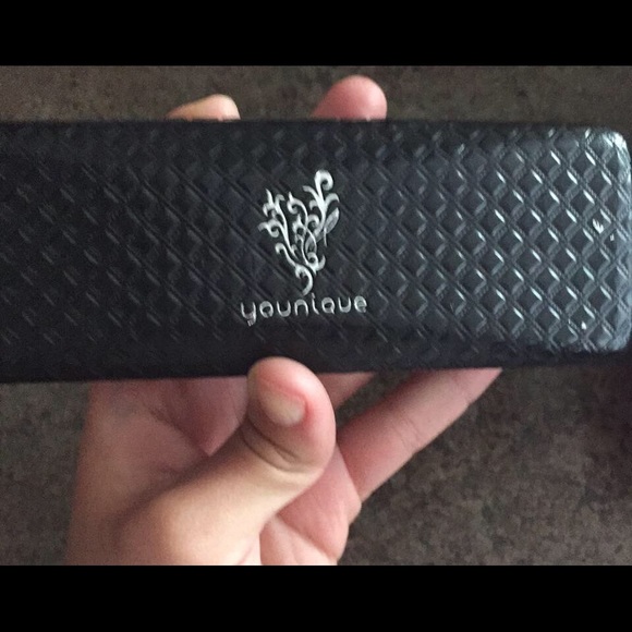 Unique mascara set