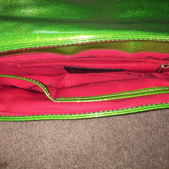 Lime green sparkle Lux de Ville purse - Picture 2 of 3