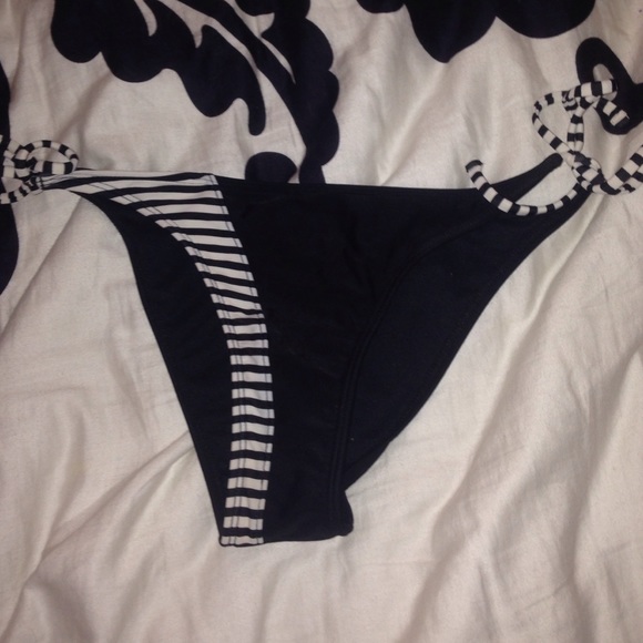 Volcom black and white bikini bottoms