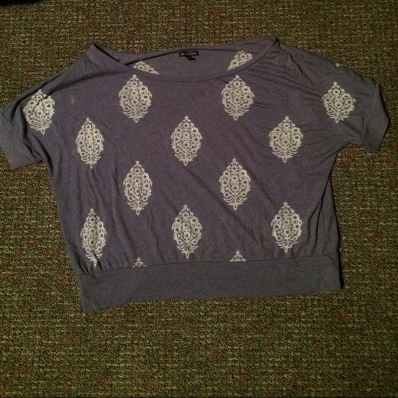 American Eagle shirt! 👚