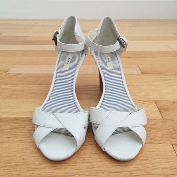 ZARA | White Wedge Sandals - Picture 2 of 4