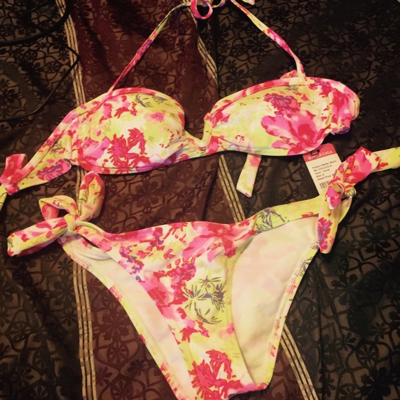 NWT strapless Bandeau Bikini