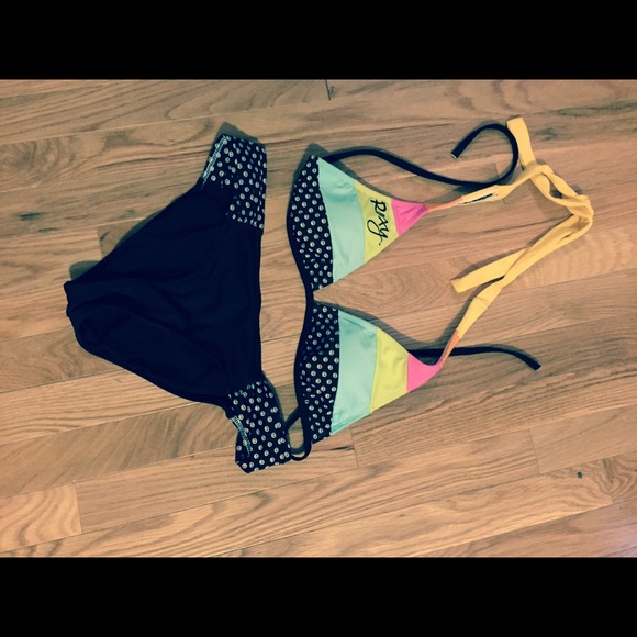 Roxy bathing suit. Size medium