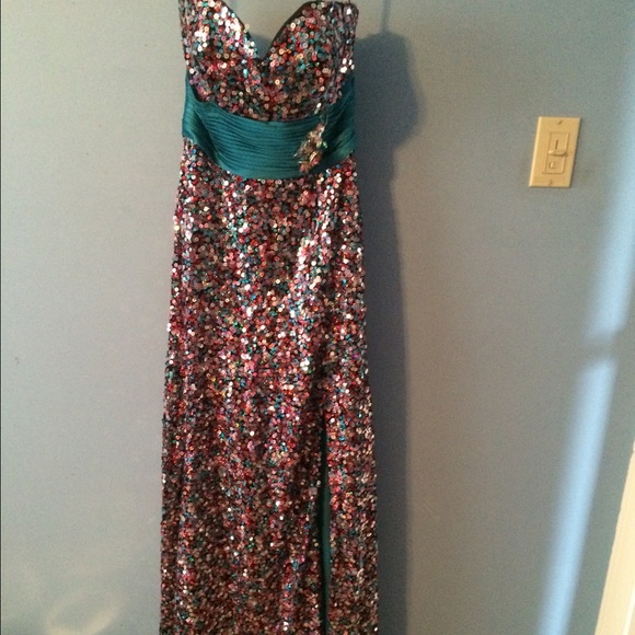Prom Dress - Picture 2 of 3