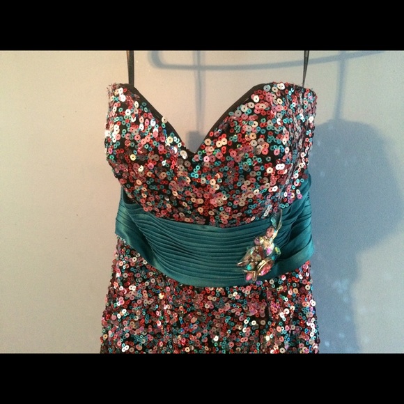 Prom Dress - Picture 3 of 3