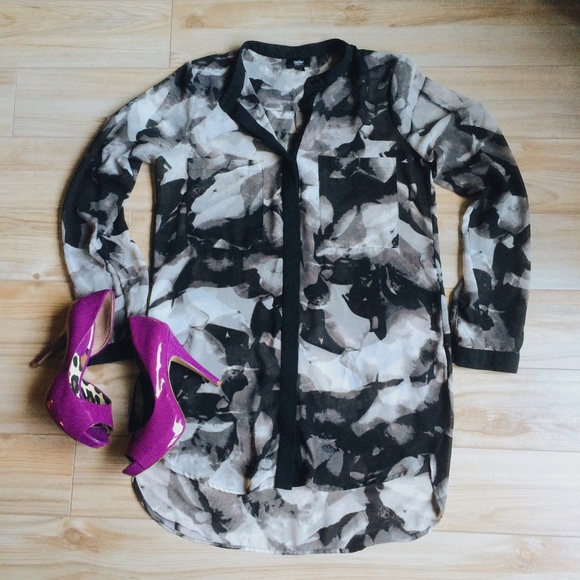 Mossimo Supply Co. Tops - Mossimo long sheer abstract top