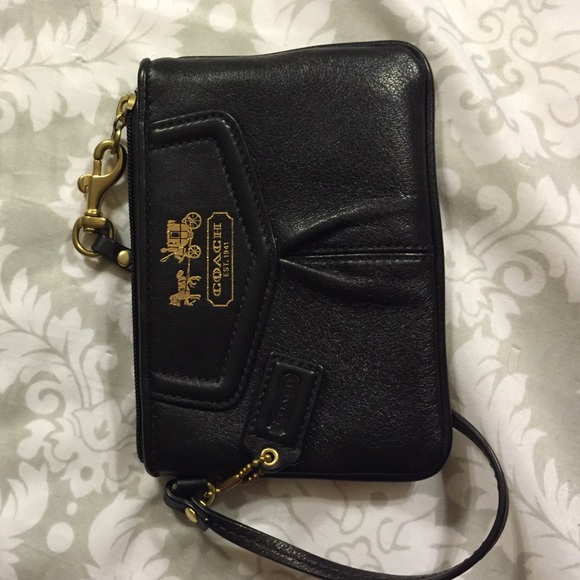 Coach black leather wristlet - Picture 3 of 3