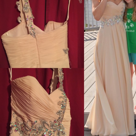 Prom Dress - Picture 1 of 4