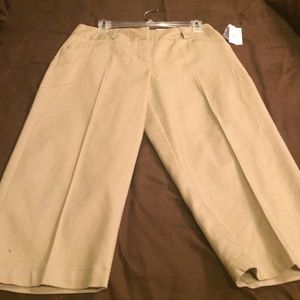 Cato brand khaki capris - size 6 -NWT