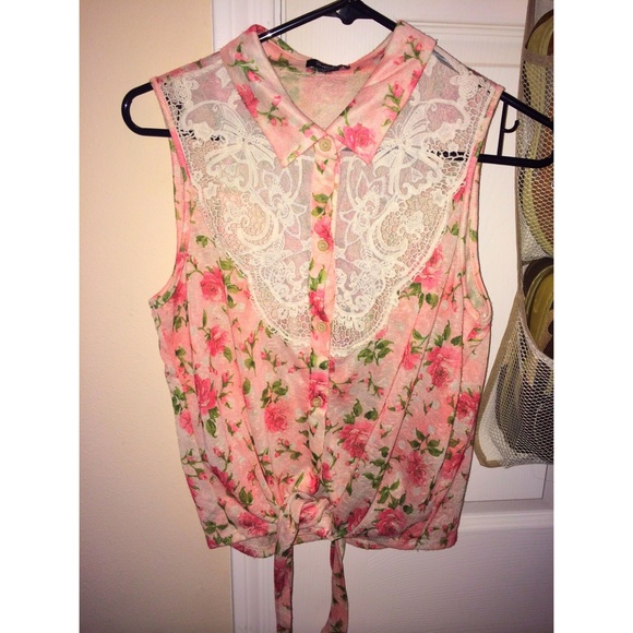Lace top🌸🌺☺️