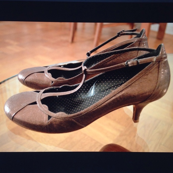 Fornarina T strap iridescent pumps size 39