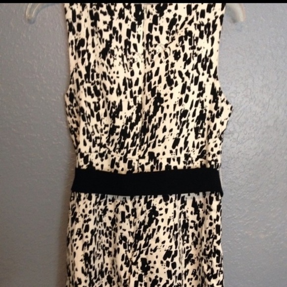 Black and white dress - Picture 3 of 3