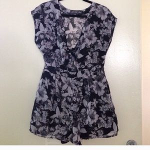 Nordstrom ASTR black and white tropical romper