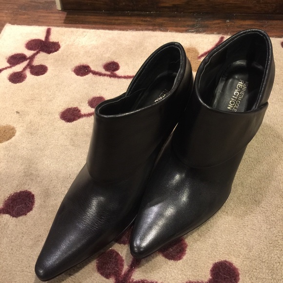 Black leather bootie size 8