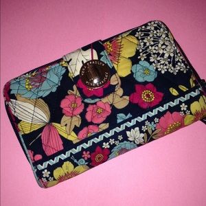 🎈🎈 VERA BRADLEY WALLET🎈🎈