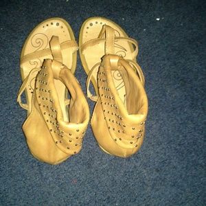 Cuffed brown sandals