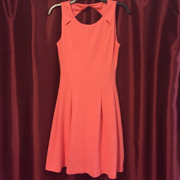 Elle coral dress