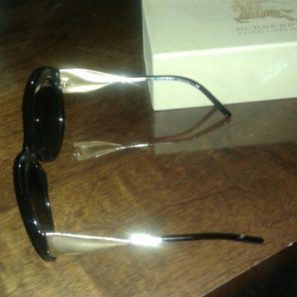 Glasses - Picture 3 of 4