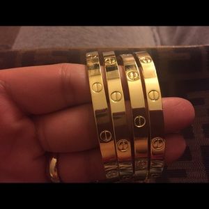 4⃣for 2⃣4⃣💵Screw love gold bracelets 💥💥💥💥