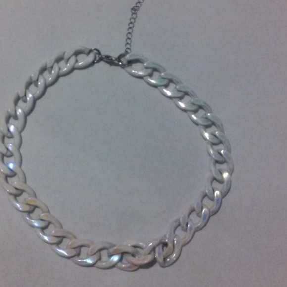 Iridescent necklace