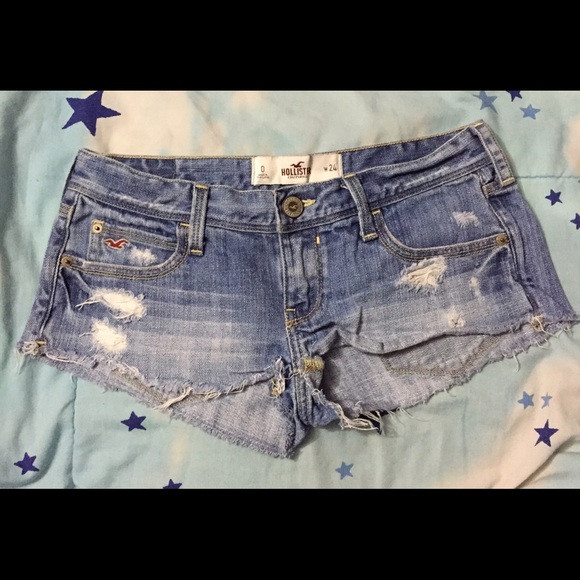 Distressed low rise Hollister short-shorts