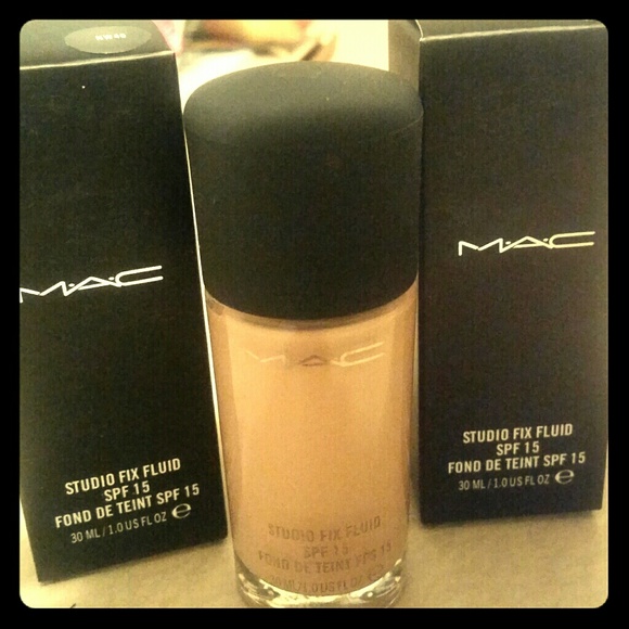 🚫SOLD🚫Mac studio fix foundation Nw40