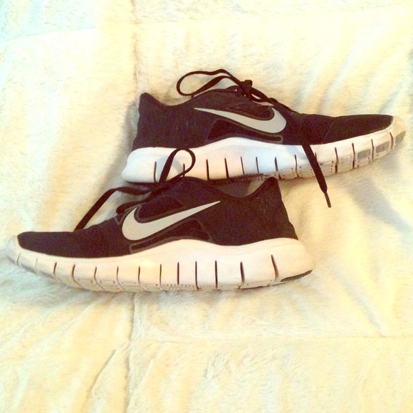 Youth 6.5 Nike Free 3's!