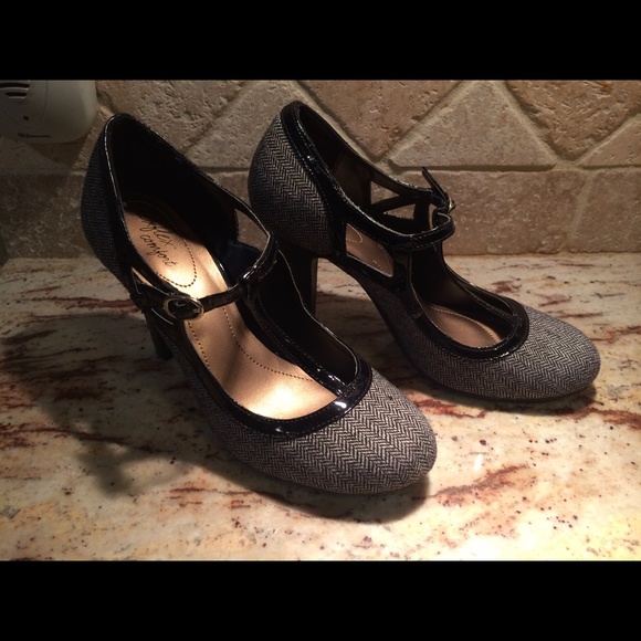 Dexflex Black and Gray.