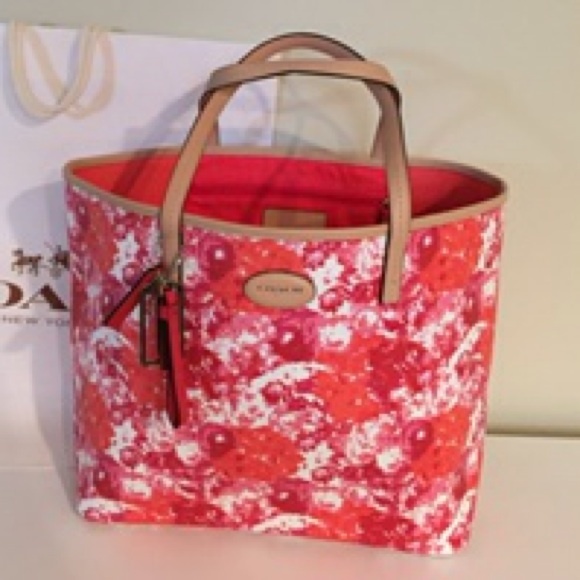 Nwt coach floral large metro tote